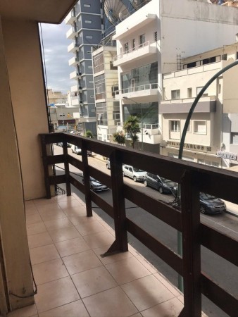 Dpto 3 Ambientes con balcon Saliente cochera cubierta - La Perla 