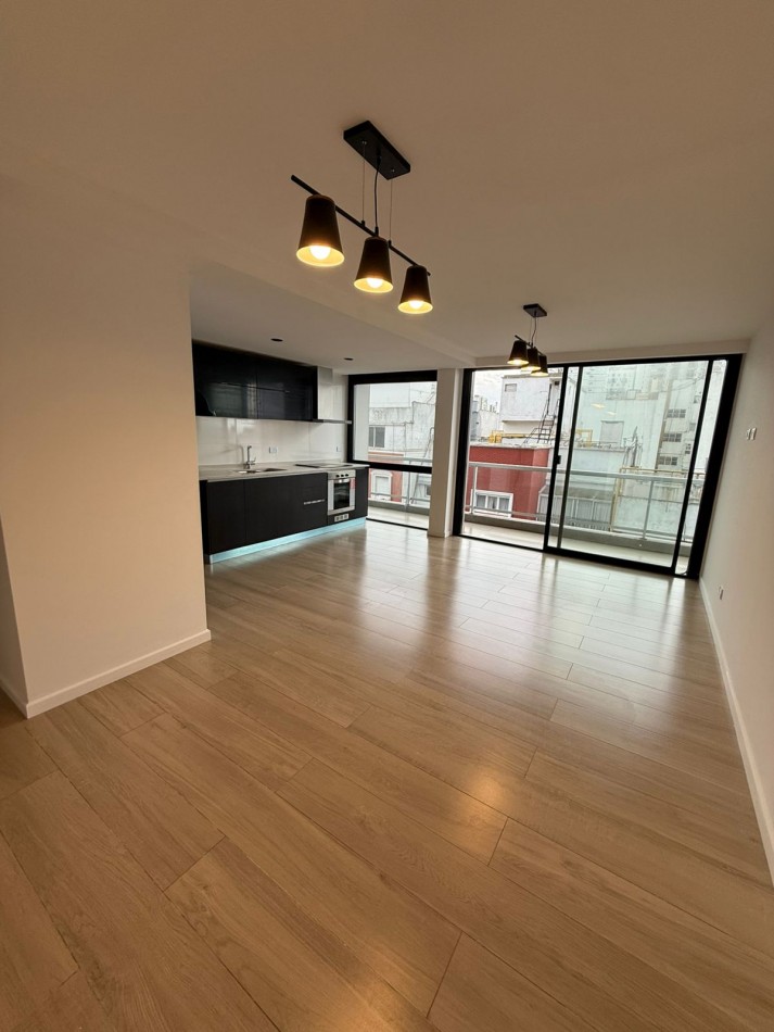2 Amb a la calle c/ Balcon y vista lateral al Mar 