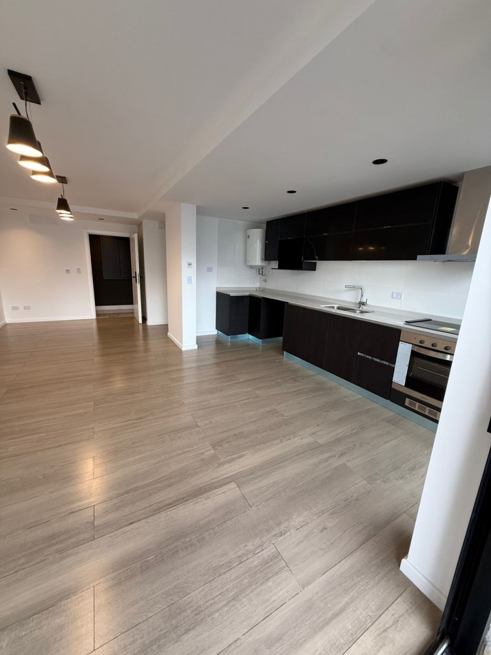 2 Amb a la calle c/ Balcon y vista lateral al Mar 