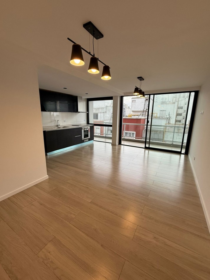 2 Amb a la calle c/ Balcon y vista lateral al Mar 