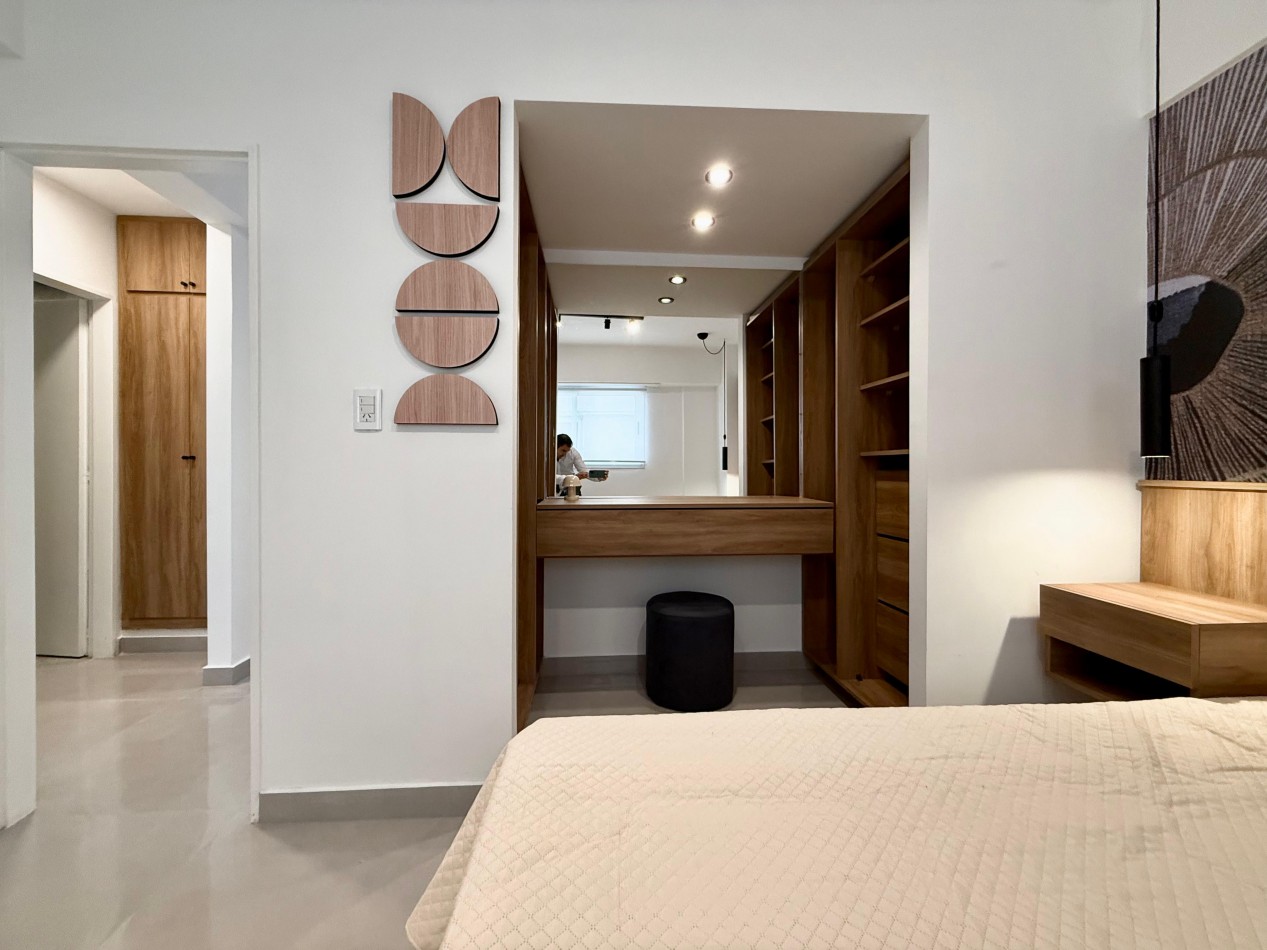 Dpto 3 Amb a la calle con Balcon - Plaza Mitre
