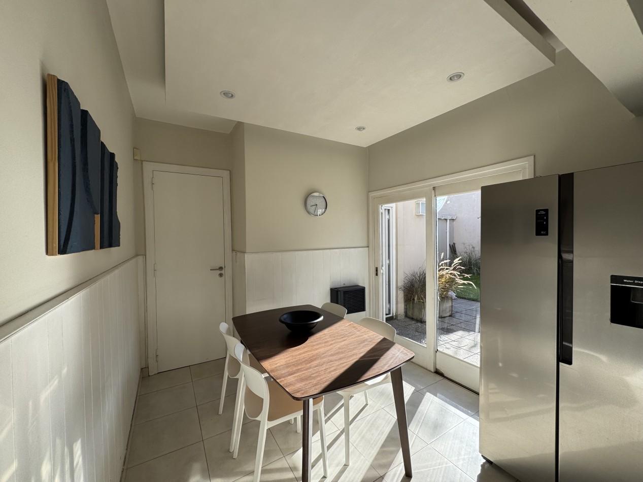 Venta - Casa 4 ambientes Excelente estado -  Coronel Vidal 