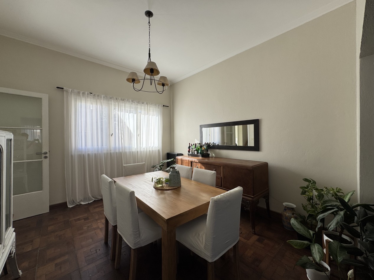 Venta - Casa 4 ambientes Excelente estado -  Coronel Vidal 