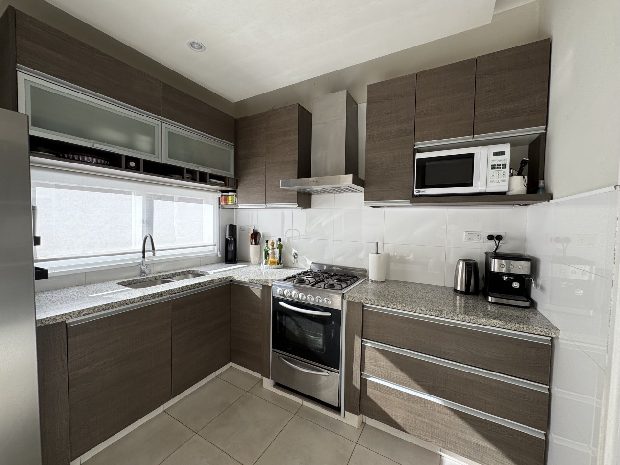 Venta - Casa 4 ambientes Excelente estado -  Coronel Vidal 