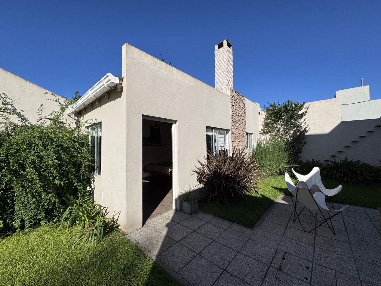 Venta - Casa 4 ambientes Excelente estado -  Coronel Vidal 