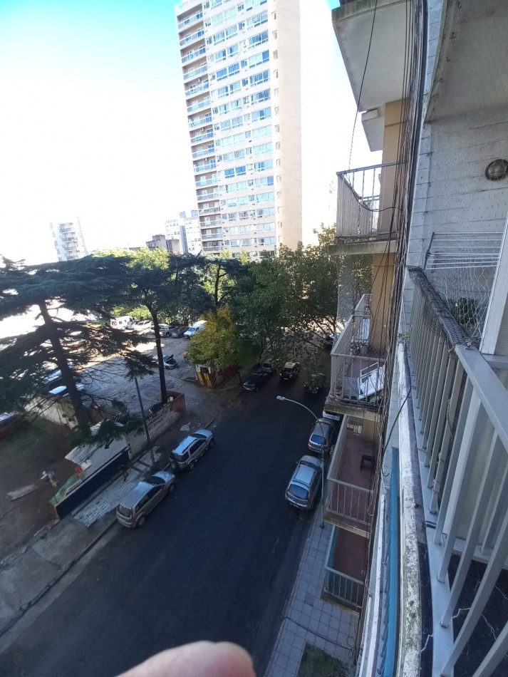 1 ambiente a la calle con Balcon - Reciclado Zona Macrocentro 