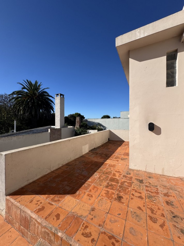 Venta - Casa 4 ambientes Excelente estado -  Coronel Vidal 