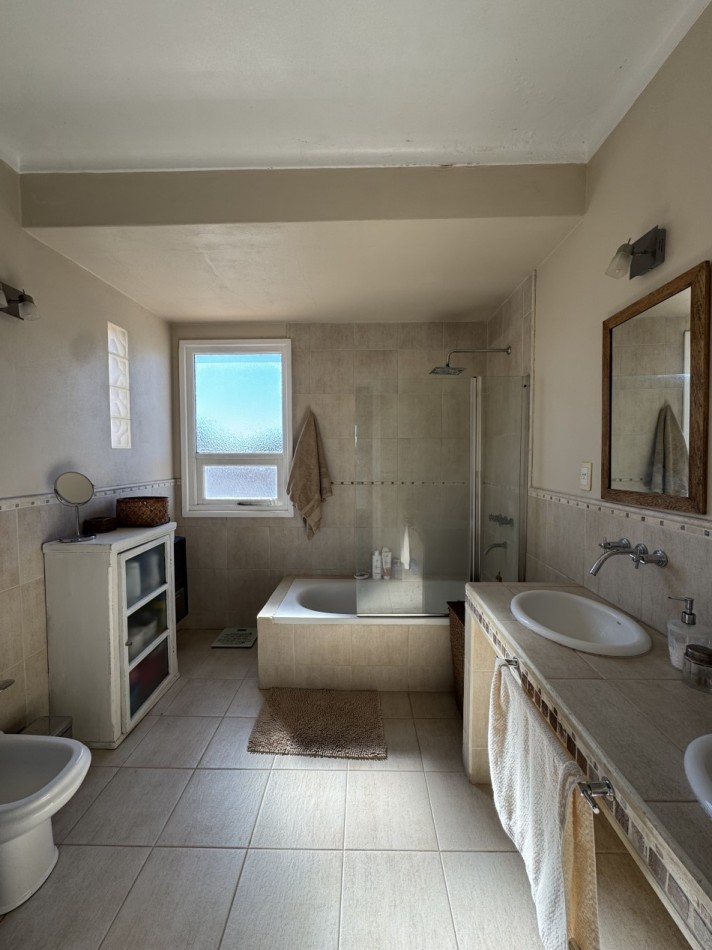 Venta - Casa 4 ambientes Excelente estado -  Coronel Vidal 