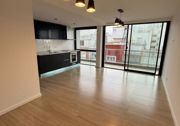 2 Amb a la calle c/ Balcon y vista lateral al Mar 